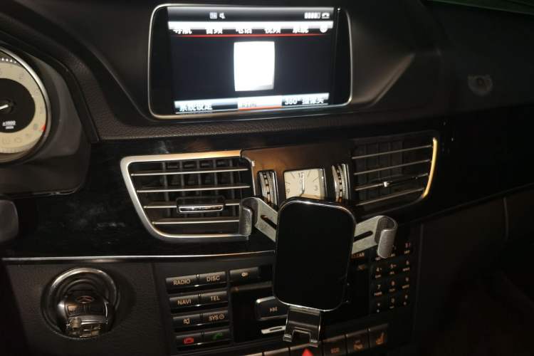 Used Mercedes-Benz E-Class 2014 E 260 L Sport Luxury Model Audio And AC Panel