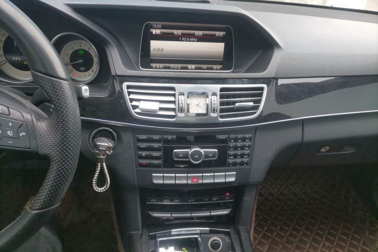 Used Mercedes-Benz E-Class 2014 Restyled E 260 L Sport Edition Audio And AC Panel