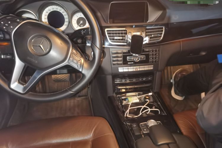 Used Mercedes-Benz E-Class 2014 E 260 L Sport Luxury Model Center Console