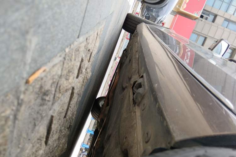 Used Mercedes-Benz E-Class 2014 E 400 L Hybrid Chassis Rear Left