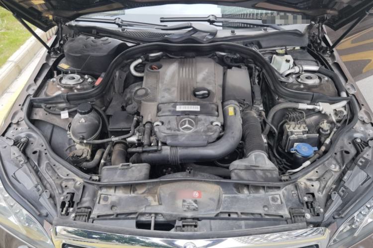 Used Mercedes-Benz E-Class 2014 E 260 L Engine Bay