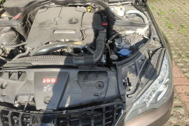 Used Mercedes-Benz E-Class 2014 E 260 Coupe Engine Bay Left