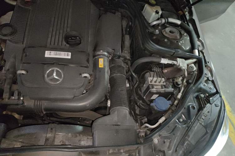 Used Mercedes-Benz E-Class 2014 E 260 L Sport Edition Engine Bay Left