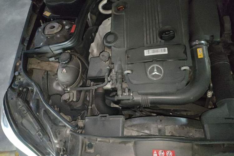 Used Mercedes-Benz E-Class 2014 E 260 L Sport Edition Engine Bay Right