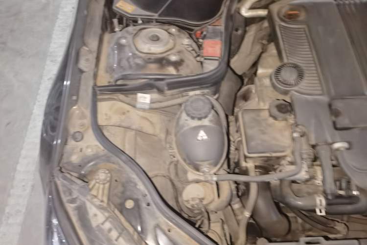 Used Mercedes-Benz E-Class 2014 E 260 L Sport Luxury Model Engine Bay Right
