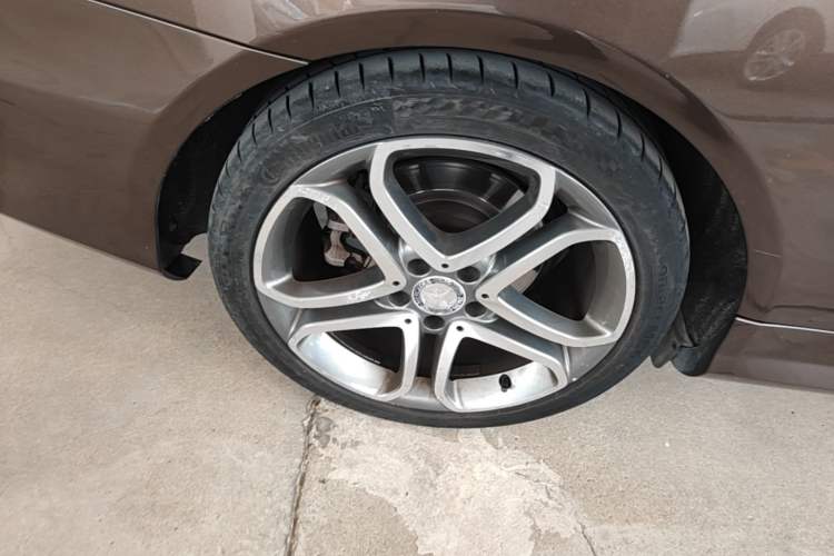 Used Mercedes-Benz E-Class 2014 E 200 Coupe Exterior 5