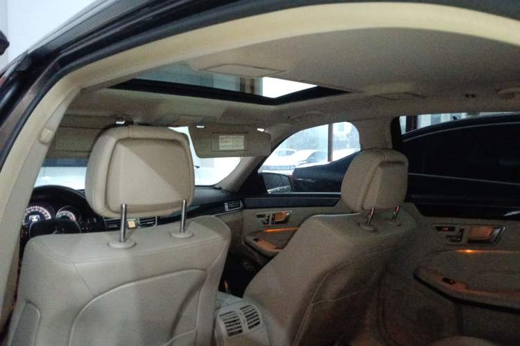 Used Mercedes-Benz E-Class 2014 Restyled E 260 L Sport Edition Headliner
