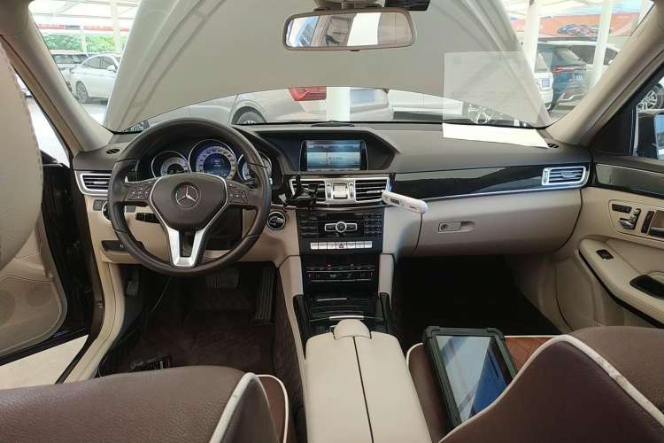 Used Mercedes-Benz E-Class 2014 E 260 L Sport Edition Interior 1