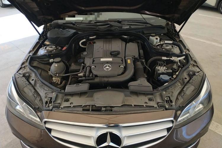 Used Mercedes-Benz E-Class 2014 E 260 L Sport Edition Interior 10