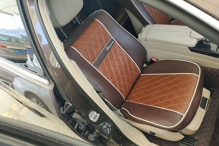 Used Mercedes-Benz E-Class 2014 E 260 L Sport Edition Interior 11