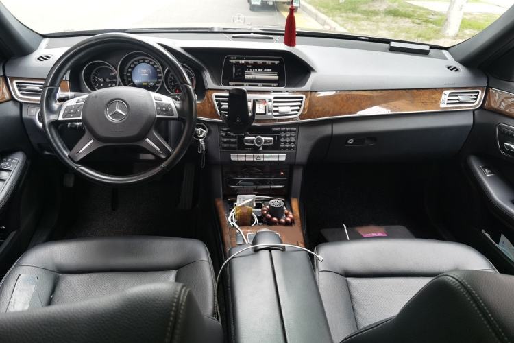 Used Mercedes-Benz E-Class 2014 E 260 L Interior 2