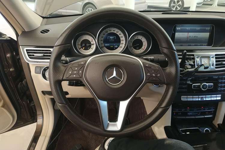 Used Mercedes-Benz E-Class 2014 E 260 L Sport Edition Interior 2
