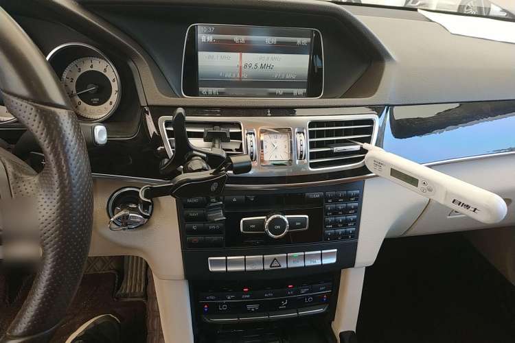 Used Mercedes-Benz E-Class 2014 E 260 L Sport Edition Interior 3