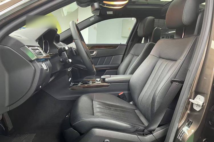 Used Mercedes-Benz E-Class 2014 E 300 L Interior 7