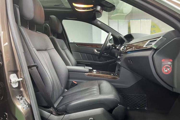 Used Mercedes-Benz E-Class 2014 E 300 L Interior 8