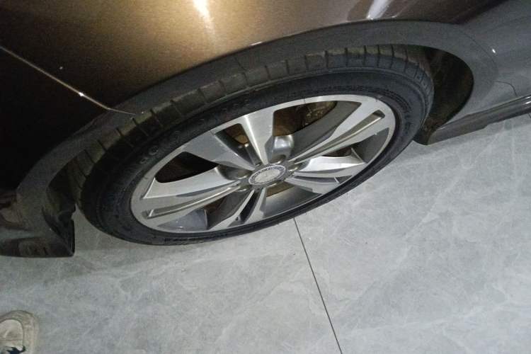 Used Mercedes-Benz E-Class 2014 Restyled E 260 L Sport Edition Left Front Wheel Hub