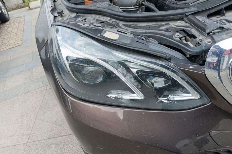 Used Mercedes-Benz E-Class 2014 E 400 L Hybrid Right Front Headlight