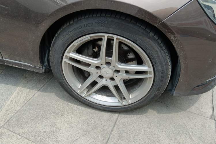 Used Mercedes-Benz E-Class 2014 E 400 L Hybrid Right Front Wheel Hub