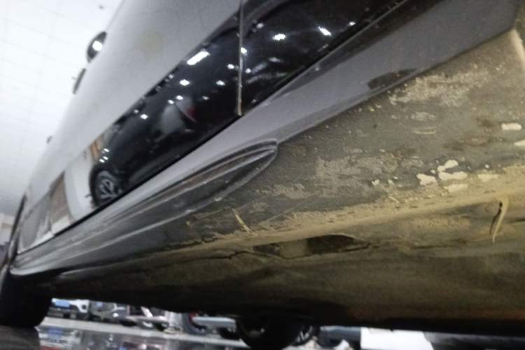 Used Mercedes-Benz E-Class 2014 Restyled E 260 L Sport Edition Right Side Sill