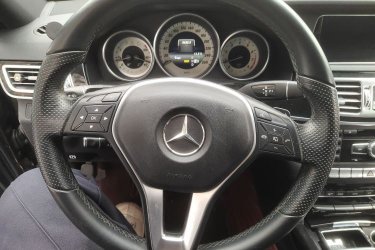 Used Mercedes-Benz E-Class 2014 Restyled E 260 L Sport Edition Steering Wheel