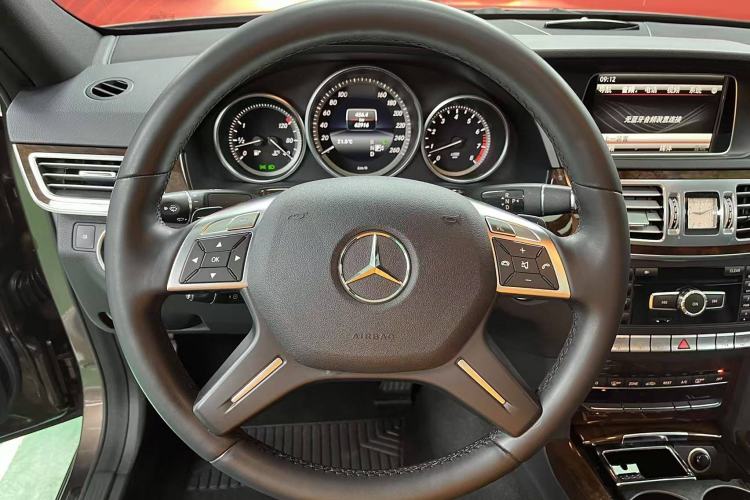 Used Mercedes-Benz E-Class 2014 E 300 L Steering Wheel