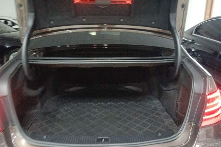 Used Mercedes-Benz E-Class 2014 Restyled E 260 L Sport Edition Trunk