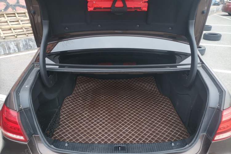 Used Mercedes-Benz E-Class 2014 Restyled E 260 L Sport Edition Trunk