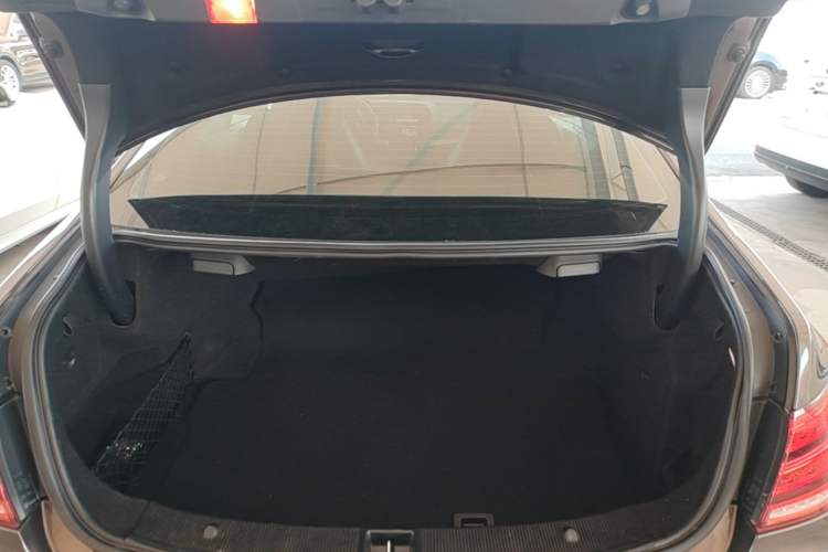 Used Mercedes-Benz E-Class 2014 E 200 Coupe Trunk
