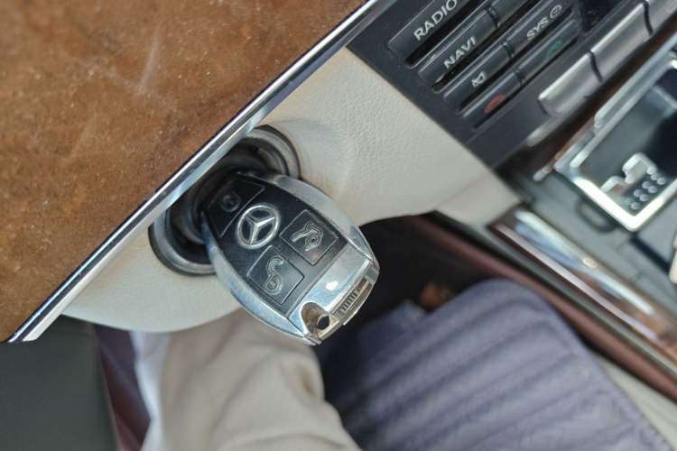 Used Mercedes-Benz E-Class 2014 E 260 L Sport Luxury Model Vehicle Key