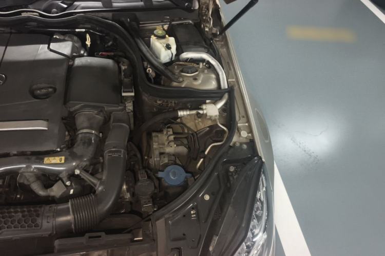 Used Mercedes-Benz E-Class 2014 E 260 Coupe Engine Bay Left