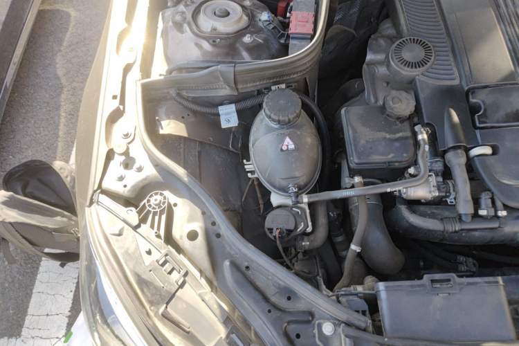 Used Mercedes-Benz E-Class 2014 E 260 L Sport Edition Engine Bay Right