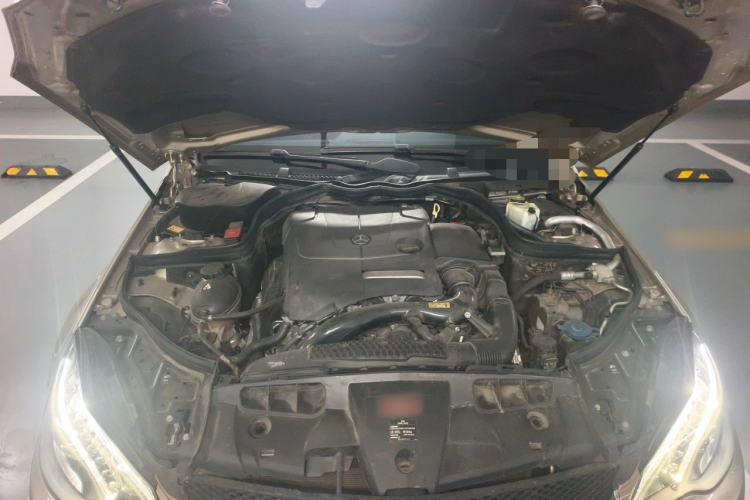Used Mercedes-Benz E-Class 2014 E 260 Coupe Engine Bay
