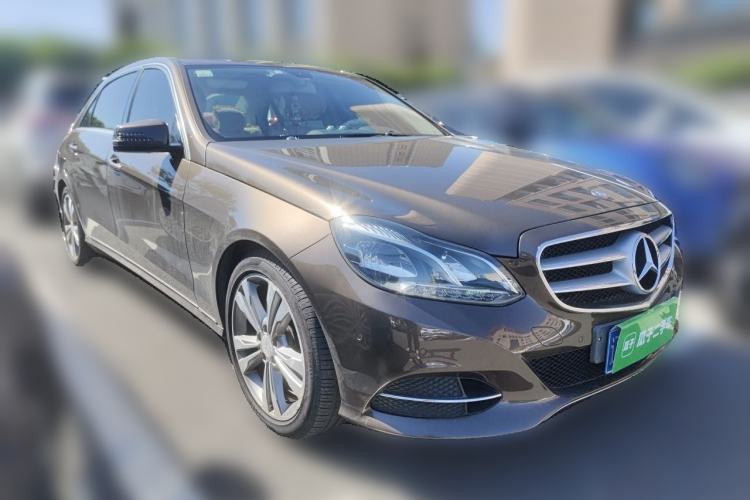 Used Mercedes-Benz E-Class 2014 E 260 L Sport Edition Front Right 45 Deg