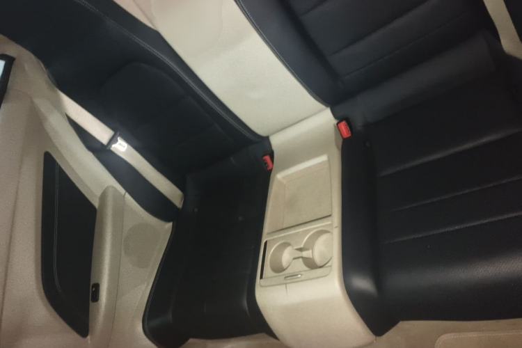 Used Mercedes-Benz E-Class 2014 E 260 Coupe Left Rear Seat