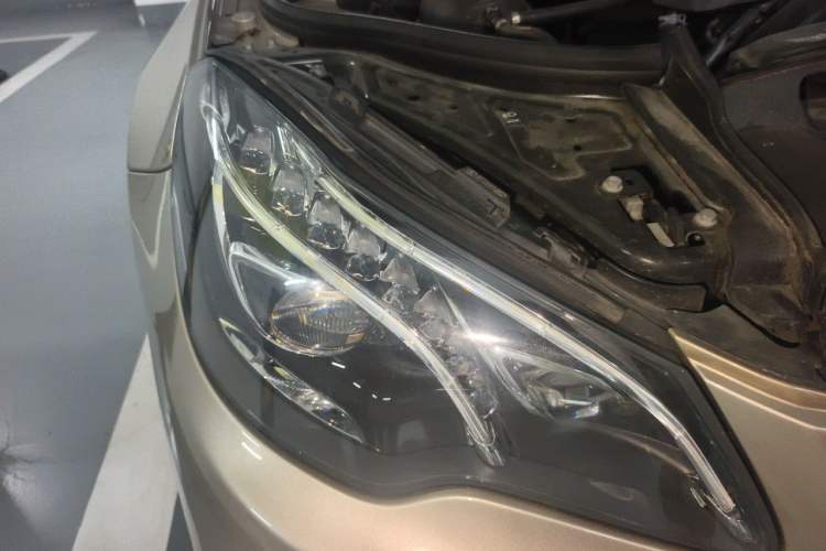 Used Mercedes-Benz E-Class 2014 E 260 Coupe Right Front Headlight