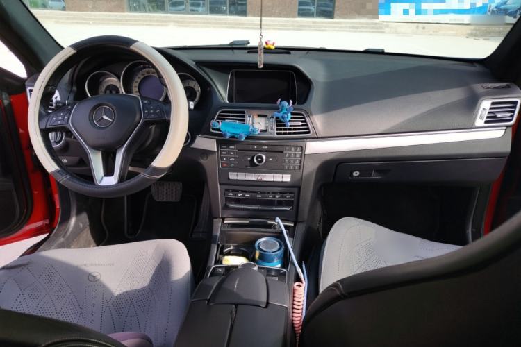 Used Mercedes-Benz E-Class 2014 E 200 Coupe Center Console