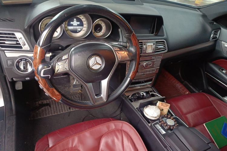 Used Mercedes-Benz E-Class 2014 E 200 Coupe Center Console