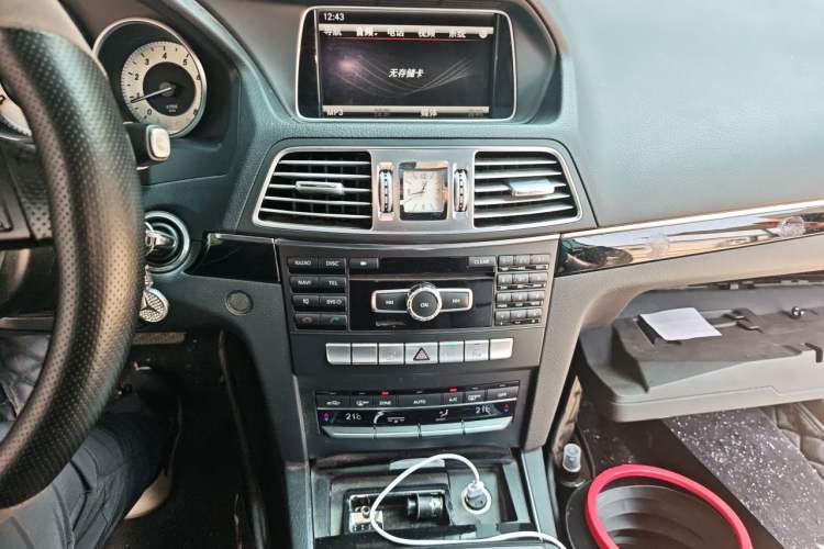 Used Mercedes-Benz E-Class 2014 E 260 Coupe Audio And AC Panel