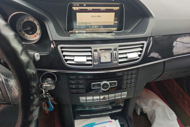 Used Mercedes-Benz E-Class 2014 Restyled E 260 L Sport Edition Audio And AC Panel
