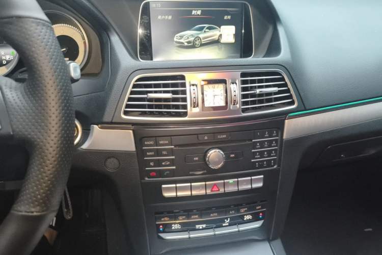 Used Mercedes-Benz E-Class 2014 E 200 Coupe Audio And AC Panel