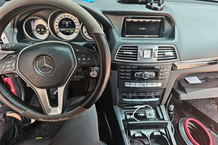 Used Mercedes-Benz E-Class 2014 E 260 Coupe Center Console