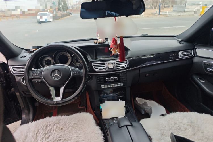 Used Mercedes-Benz E-Class 2014 Restyled E 260 L Sport Edition Center Console