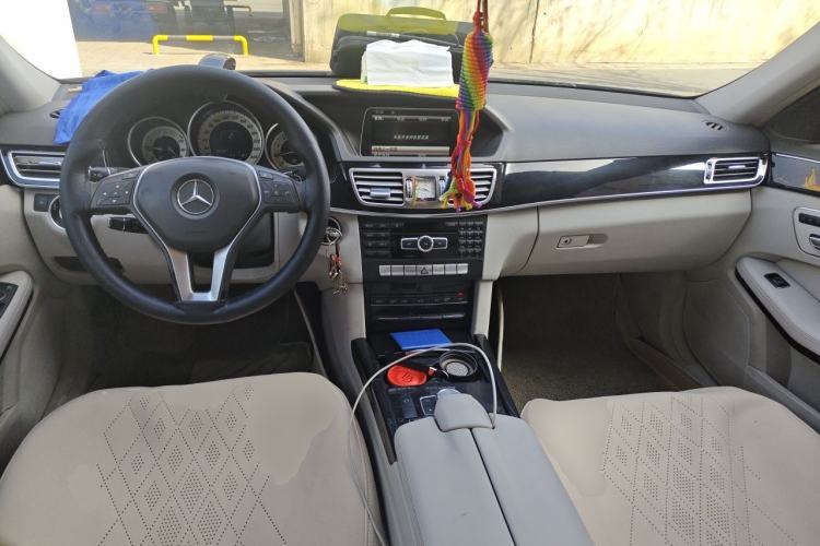 Used Mercedes-Benz E-Class 2014 E 260 L Sport Edition Center Console