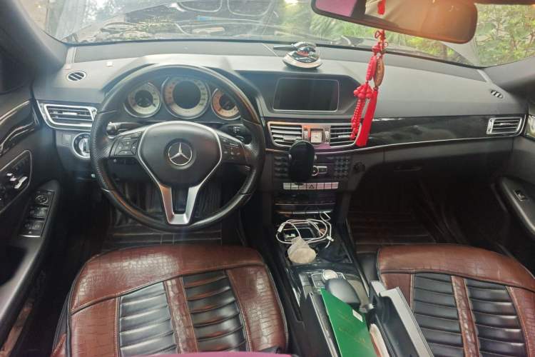 Used Mercedes-Benz E-Class 2014 E 260 L Sport Edition Center Console