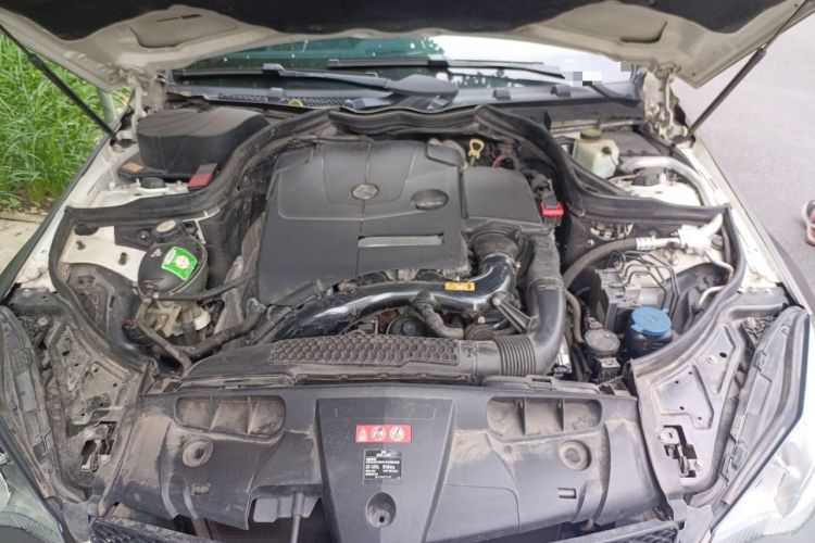 Used Mercedes-Benz E-Class 2014 E 200 Coupe Engine Bay
