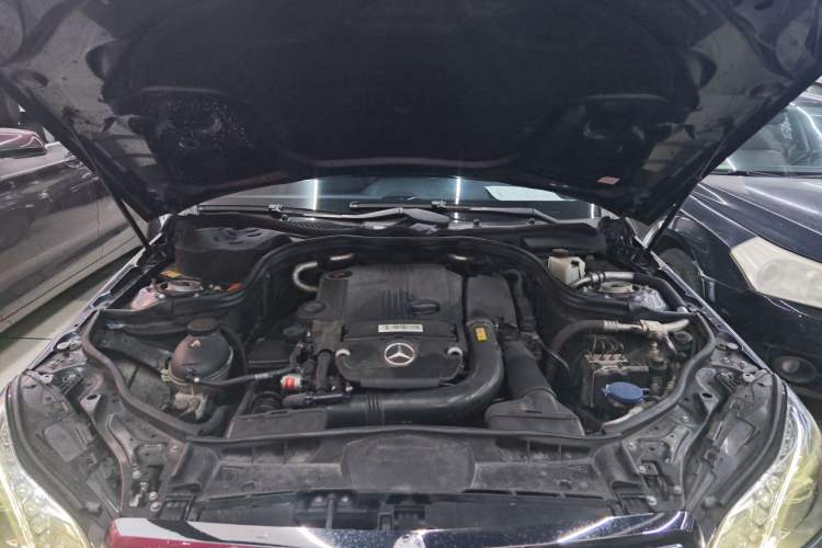 Used Mercedes-Benz E-Class 2014 E 260 L Luxury Model Engine Bay