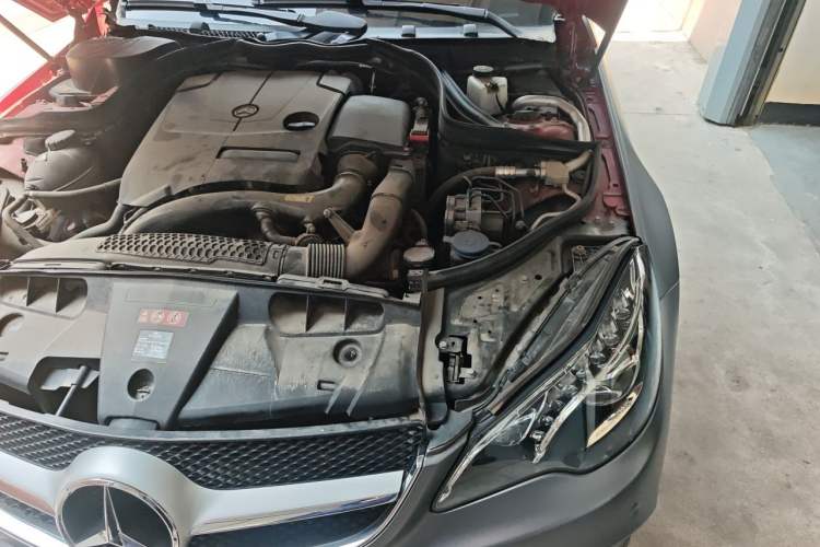 Used Mercedes-Benz E-Class 2014 E 260 Coupe Engine Bay Left