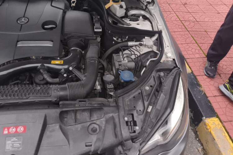 Used Mercedes-Benz E-Class 2014 E 200 Coupe Engine Bay Left
