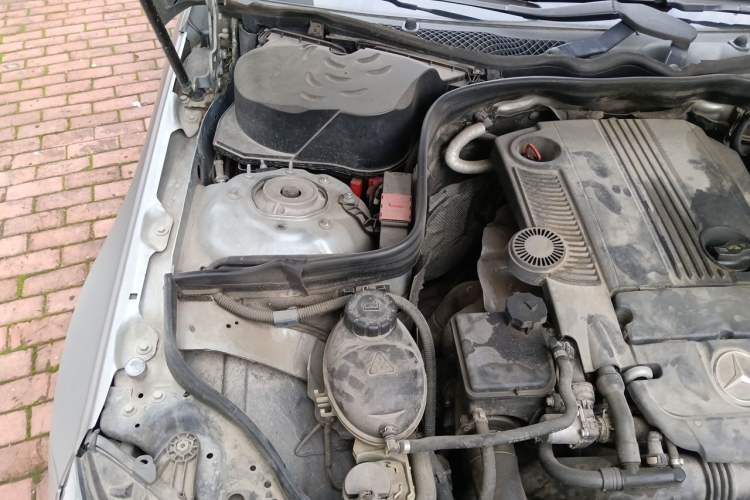 Used Mercedes-Benz E-Class 2014 E 260 L Sport Edition Engine Bay Right