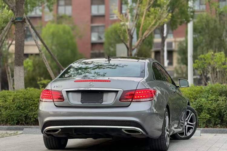 Used Mercedes-Benz E-Class 2014 E 200 Coupe Exterior 3